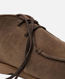 Brown nubuck leather hight-top deck shoes